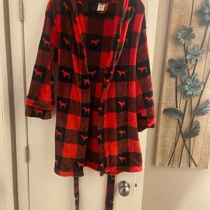 PINK Victoria's Secret Red and Black Plaid Robe